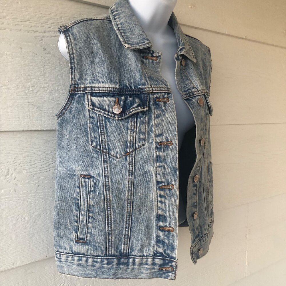 Forever 21 Sleeveless Button-Down Blue Denim Vest Size Small 100% Cotton - Picture 9 of 12